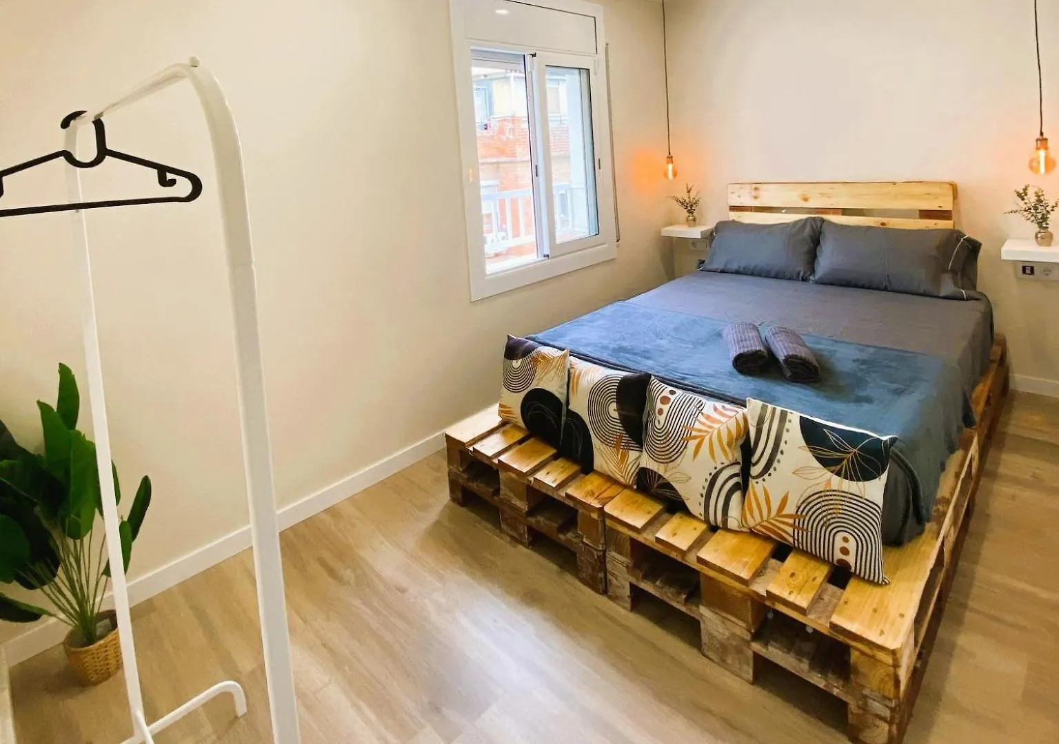 Brand New Apartment In Bcn With Cabin For Photos Santa Coloma de Gramanet